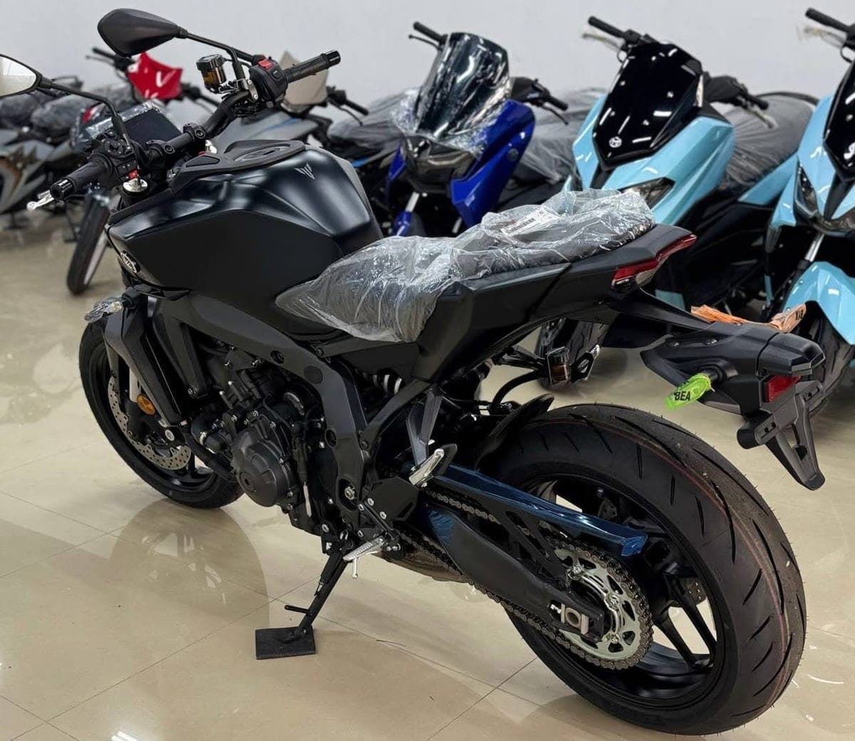 Yamaha MT-09 thumbnail 5
