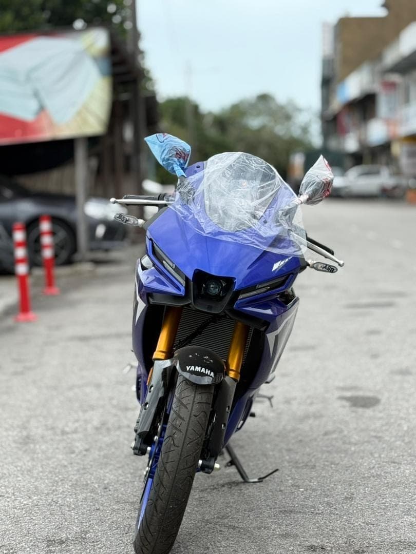 Yamaha YZF-R25 thumbnail 3